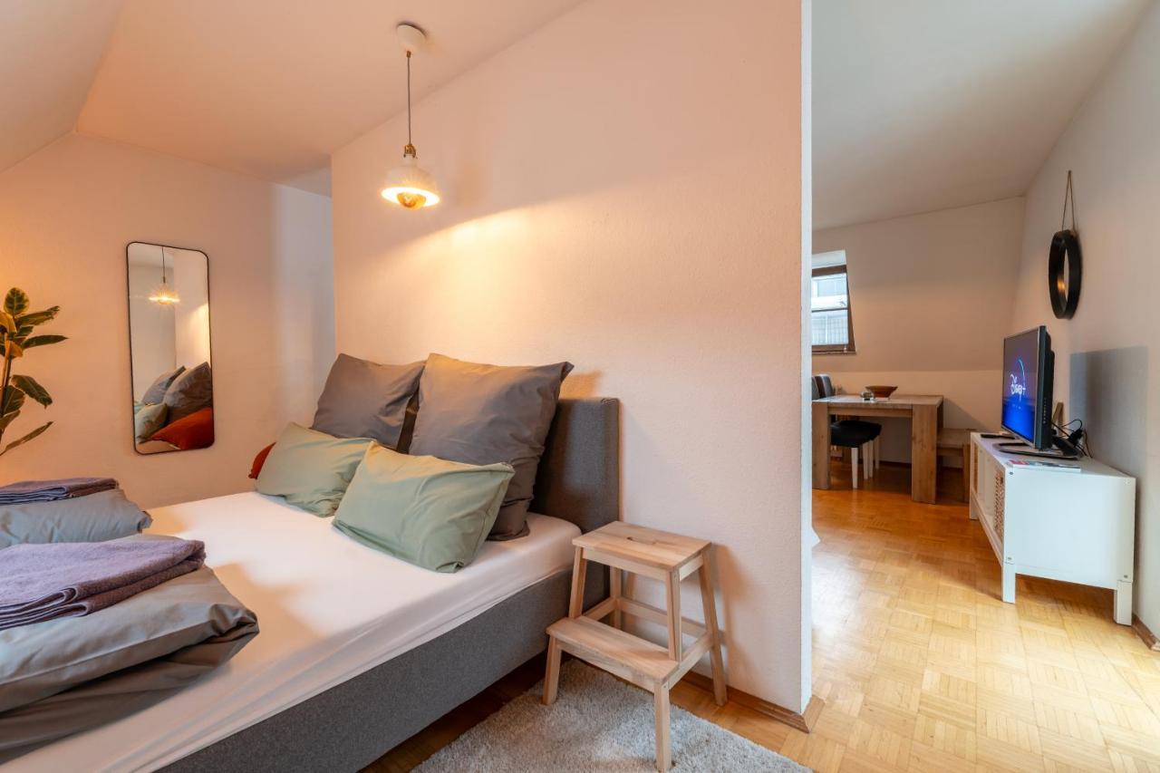 Apartment Im Historischen Altbau Am Marktplatz - Disney+, 300Mb/S Internet เคมนิตซ์ ภายนอก รูปภาพ